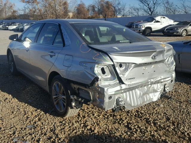4T1BF1FK4GU218561 - 2016 TOYOTA CAMRY LE 银色 照片 3