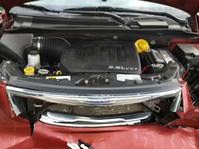 2C4RC1BG0GR304721 - 2016 CHRYSLER TOWN & COU RED photo 7