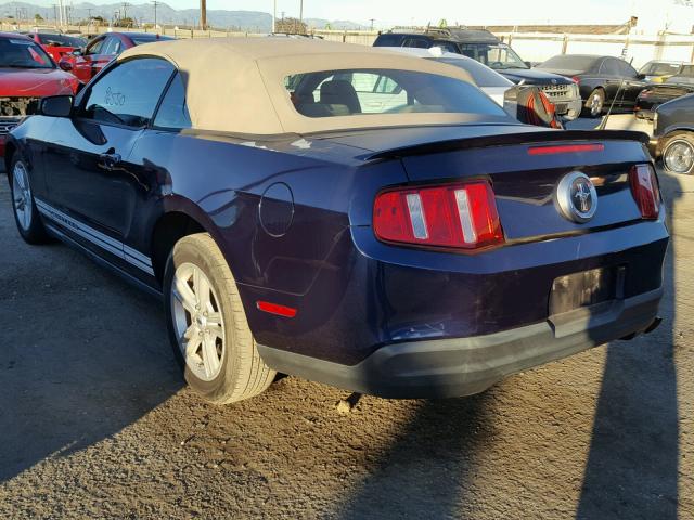 1ZVBP8EN1A5167847 - 2010 FORD MUSTANG BLUE photo 3