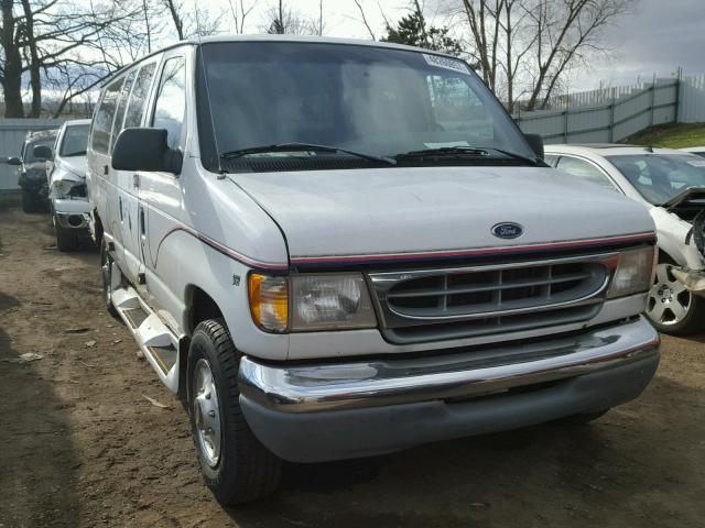 1FBSS31S7WHA56634 - 1998 FORD ECONOLINE WHITE photo 1