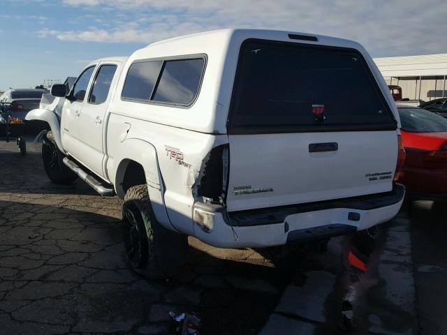 5TEKU72N76Z313599 - 2006 TOYOTA TACOMA DOU WHITE photo 3