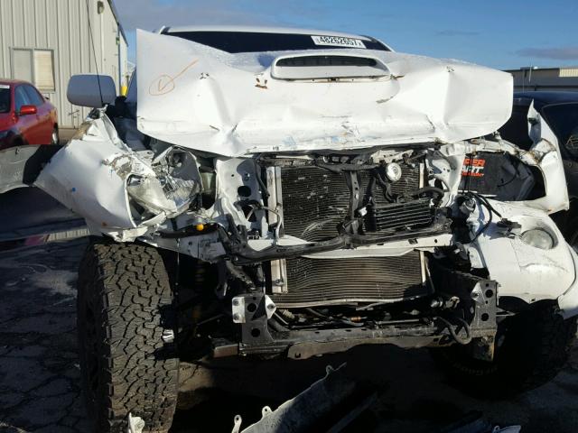 5TEKU72N76Z313599 - 2006 TOYOTA TACOMA DOU WHITE photo 9