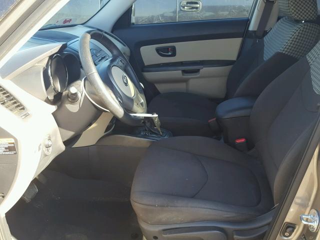 KNDJT2A26B7344675 - 2011 KIA SOUL SILVER photo 5