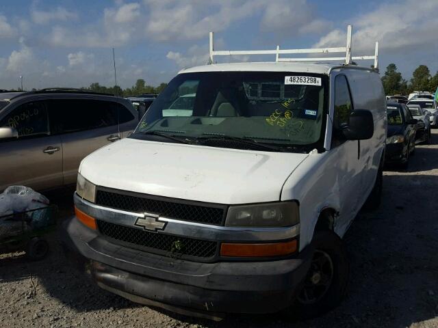 1GCFG15X371113656 - 2007 CHEVROLET EXPRESS G1 WHITE photo 2