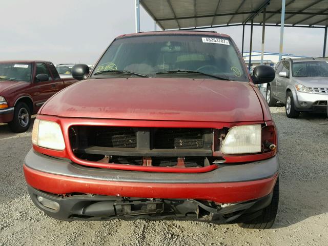 1FMRU15L3YLC33185 - 2000 FORD EXPEDITION RED photo 10