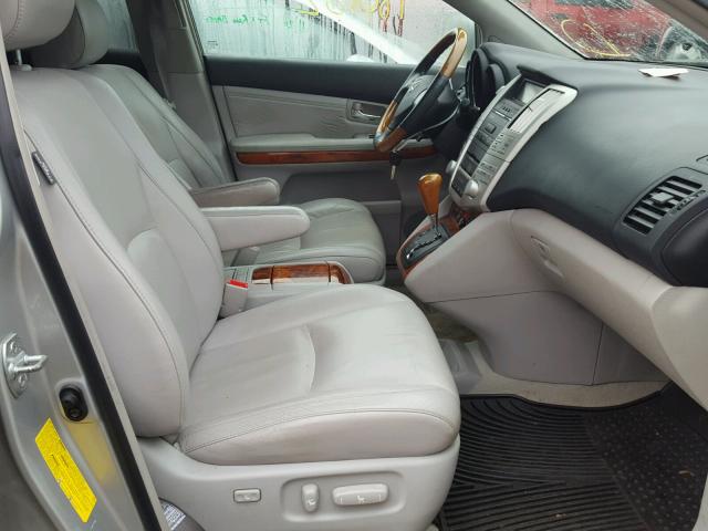 2T2GK31UX8C027229 - 2008 LEXUS RX 350 SILVER photo 5