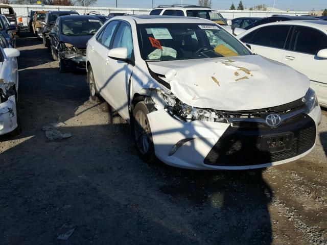 4T1BF1FK1HU345916 - 2017 TOYOTA CAMRY LE WHITE photo 1