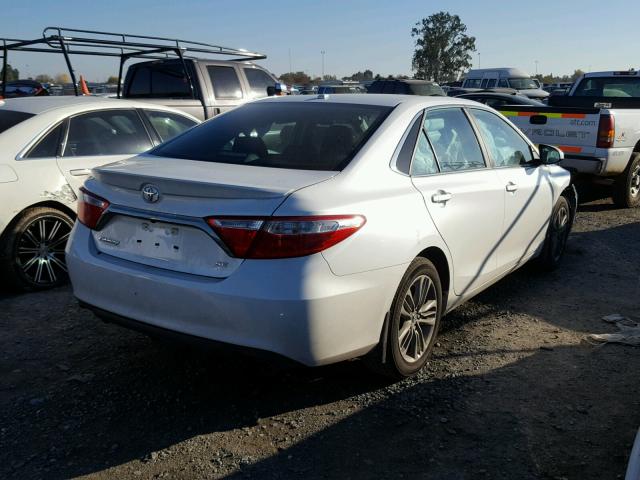 4T1BF1FK1HU345916 - 2017 TOYOTA CAMRY LE WHITE photo 4