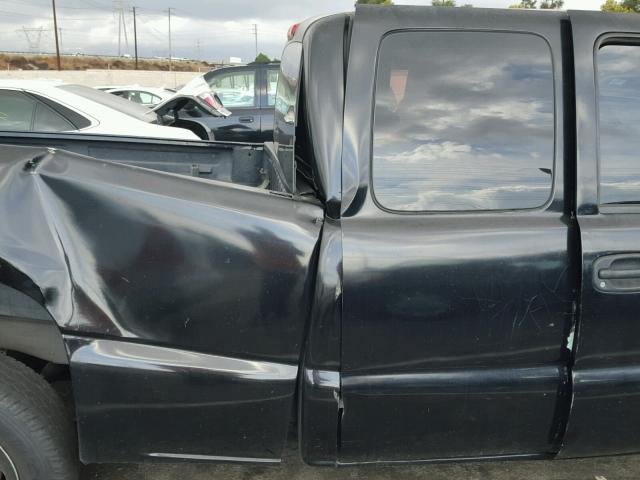 2GCEC19T651320810 - 2005 CHEVROLET SILVERADO BLACK photo 9