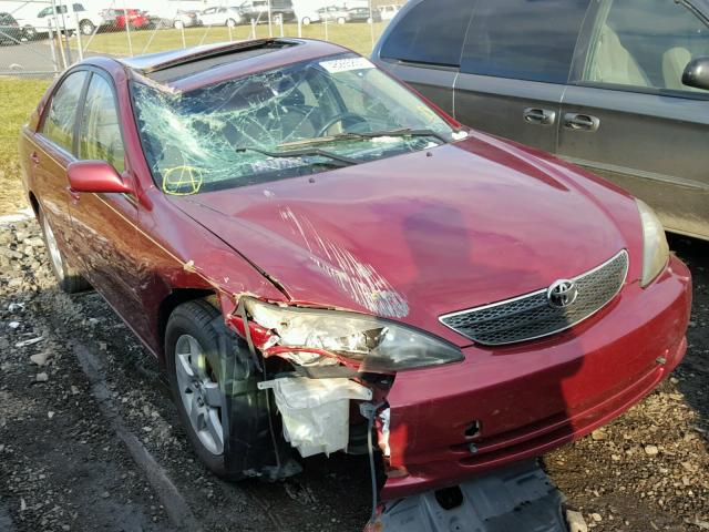 JTDBE32K440263074 - 2004 TOYOTA CAMRY LE RED photo 1