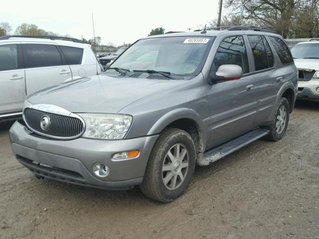 5GADT13S252183197 - 2005 BUICK RAINIER CX SILVER photo 2