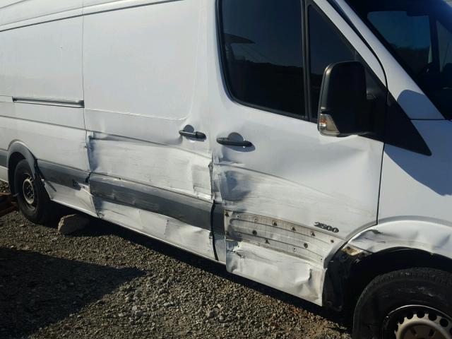 WDYPE8CC6B5524512 - 2011 FREIGHTLINER SPRINTER 2 WHITE photo 9