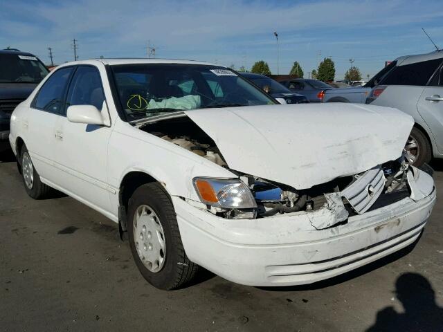 JT2BG28K9W0170347 - 1998 TOYOTA CAMRY LE WHITE photo 1