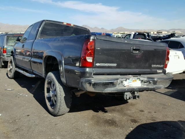 1GCHK29U33E145944 - 2003 CHEVROLET SILVERADO BLACK photo 3