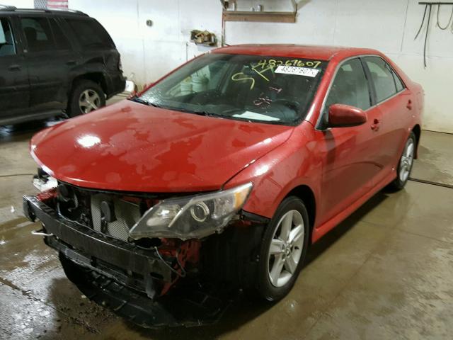 4T1BF1FKXCU535478 - 2012 TOYOTA CAMRY BASE RED photo 2