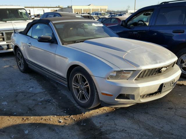 1ZVBP8EN8A5110531 - 2010 FORD MUSTANG SILVER photo 1