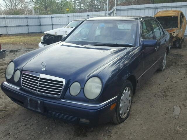 WDBJF82F5WX012677 - 1998 MERCEDES-BENZ E 320 4MAT BLUE photo 2