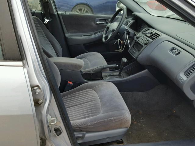 1HGCG5647WA153530 - 1998 HONDA ACCORD LX GRAY photo 5