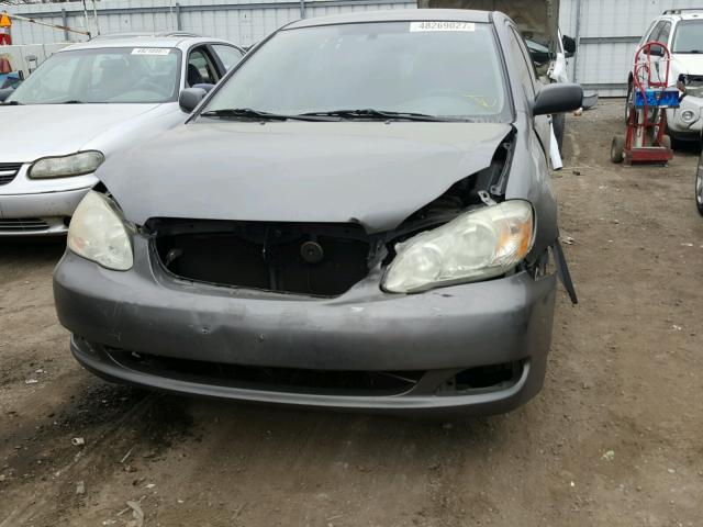 2T1BR32E27C828379 - 2007 TOYOTA COROLLA CE GRAY photo 9