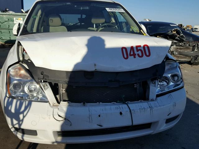 KNDMG4C76C6415029 - 2012 KIA SEDONA LX WHITE photo 9