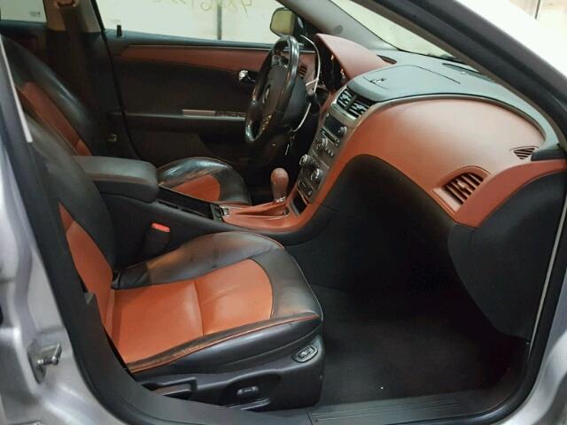 1G1ZK57779F105803 - 2009 CHEVROLET MALIBU LTZ 银色 照片 5