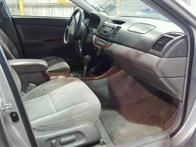 4T1BE32K92U041325 - 2002 TOYOTA CAMRY LE 银色 照片 5
