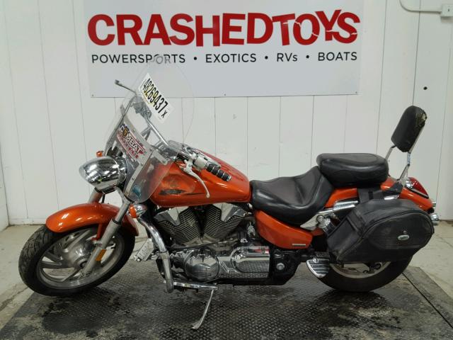 1HFSC55014A001704 - 2004 HONDA VTX1300 C ORANGE photo 3