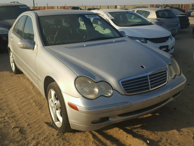 WDBRF61J52E007529 - 2002 MERCEDES-BENZ C 240 GRAY photo 1