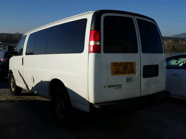 1GAGG25K481161532 - 2008 CHEVROLET EXPRESS G2 WHITE photo 3