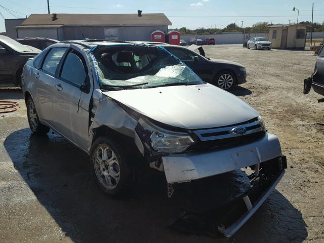 1FAHP35NX8W150054 - 2008 FORD FOCUS SE SILVER photo 1