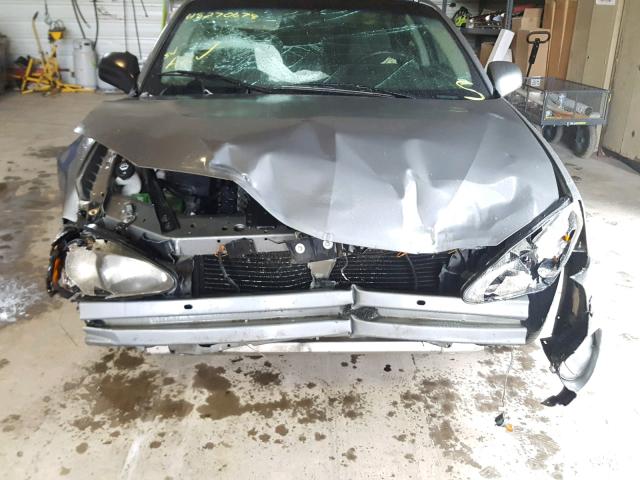 2G2WP552671204933 - 2007 PONTIAC GRAND PRIX GRAY photo 9