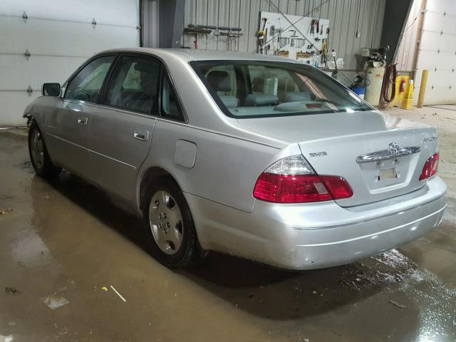 4T1BF28B23U327744 - 2003 TOYOTA AVALON XL Күміс фото 3