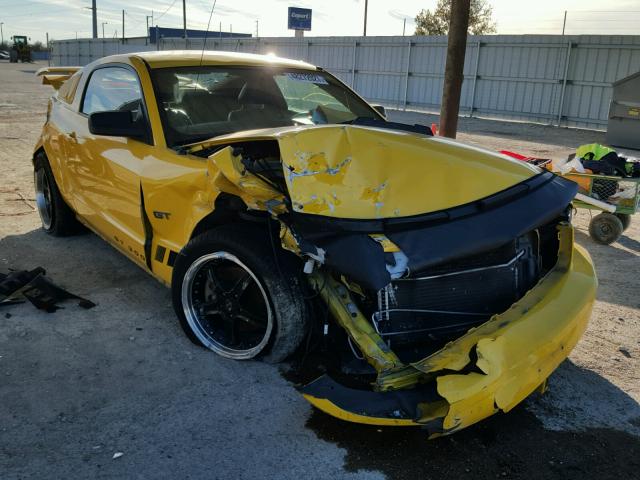 1ZVHT82H665207111 - 2006 FORD MUSTANG GT YELLOW photo 1