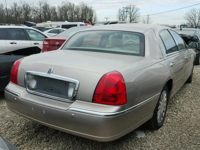 1LNHM82W23Y674918 - 2003 LINCOLN TOWN CAR S SILVER photo 4