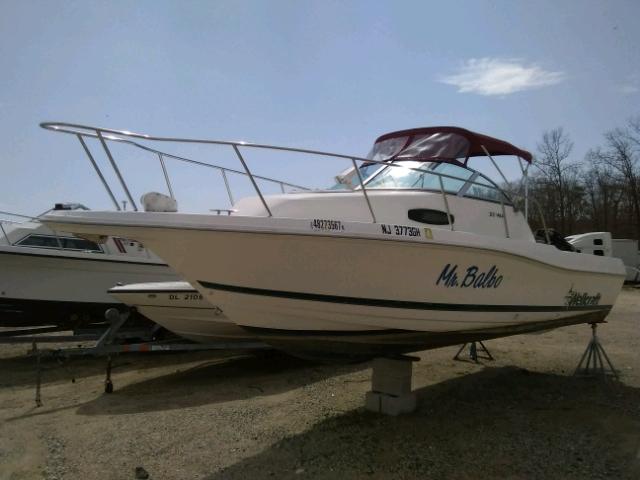 XLBANC44C898 - 1998 WELLS CARGO BOAT WHITE photo 2