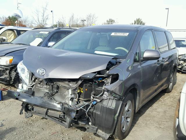 5TDKA3DC5CS016238 - 2012 TOYOTA SIENNA BAS GRAY photo 2