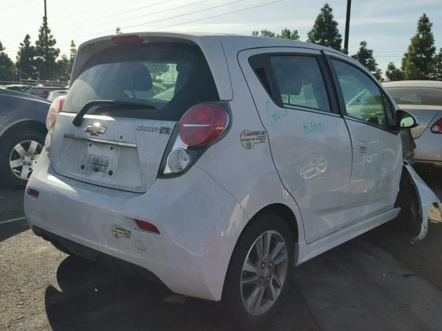 KL8CK6S05GC565353 - 2016 CHEVROLET SPARK EV 1 WHITE photo 4