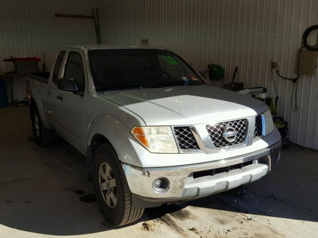 1N6AD06W55C413359 - 2005 NISSAN FRONTIER K SILVER photo 1