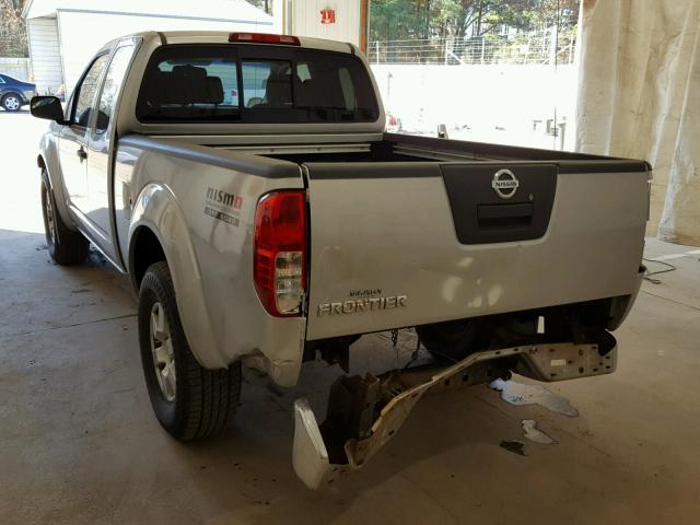 1N6AD06W55C413359 - 2005 NISSAN FRONTIER K SILVER photo 3