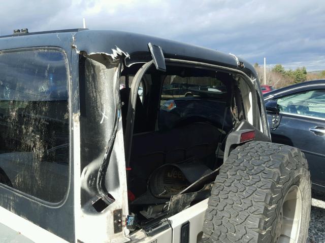 1J4FA49S1YP735537 - 2000 JEEP WRANGLER / WHITE photo 9