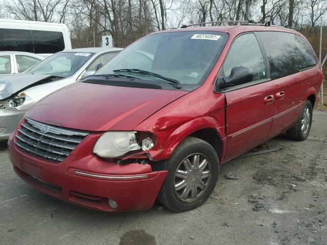 2C8GP64LX5R226849 - 2005 CHRYSLER TOWN & COU RED photo 2