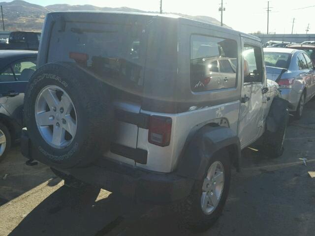 1J4FA24179L764570 - 2009 JEEP WRANGLER X SILVER photo 4