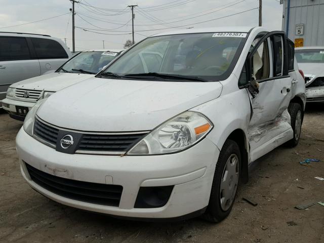 3N1BC13E29L360094 - 2009 NISSAN VERSA S WHITE photo 2