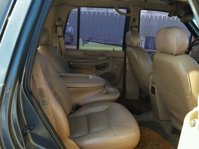 5LMPU28L7WLJ48921 - 1998 LINCOLN NAVIGATOR Zielony zdjęcie 6