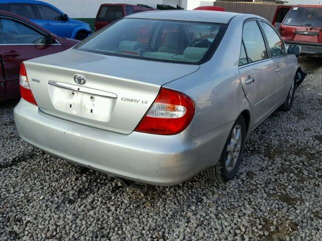 4T1BE32K14U868822 - 2004 TOYOTA CAMRY LE ვერცხლისფერი ფოტო 4