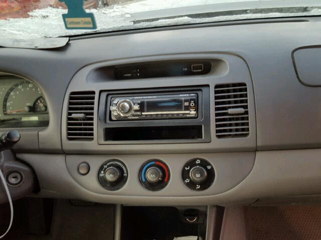 4T1BE32K14U868822 - 2004 TOYOTA CAMRY LE ვერცხლისფერი ფოტო 9