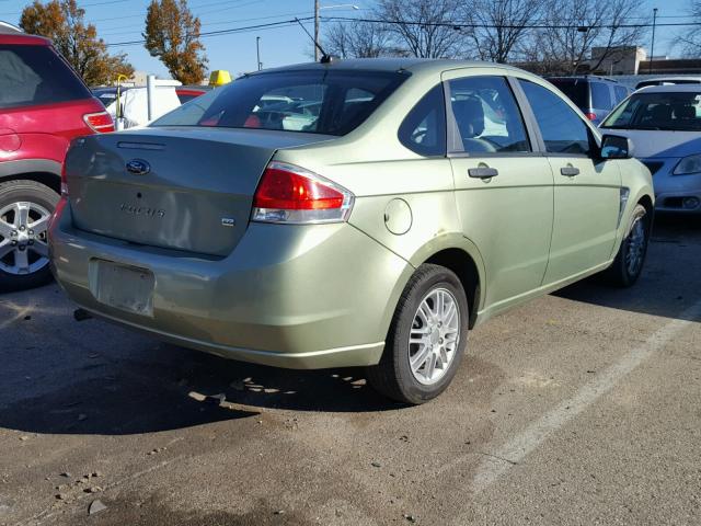 1FAHP35N08W224372 - 2008 FORD FOCUS SE GREEN photo 4