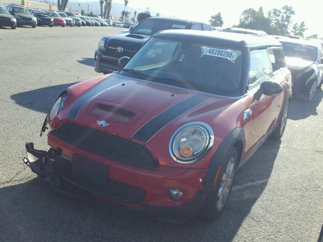 WMWMM3C54ATZ33024 - 2010 MINI COOPER S C RED photo 2