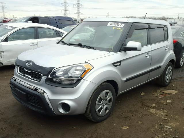 KNDJT2A5XC7443639 - 2012 KIA SOUL SILVER photo 2