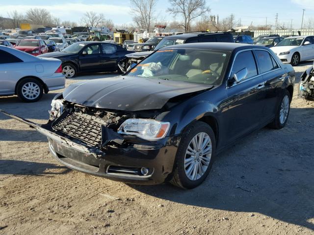 2C3CCAKG4EH260462 - 2014 CHRYSLER 300C BLACK photo 2